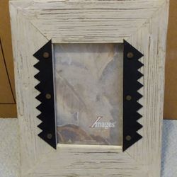 BRAND NEW WITH TAG IMAGES RUSTIC BARN COLOR WASHED WOOD 4 X 6 PHOTO FRAME W/METAL DETAILS - DESKTOP 