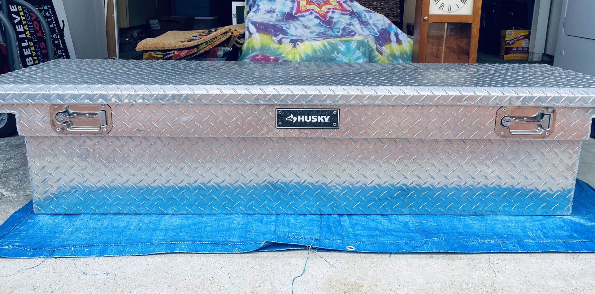 Photo Husky Diamond Plate Aluminum Full Bed Truck Tool Box