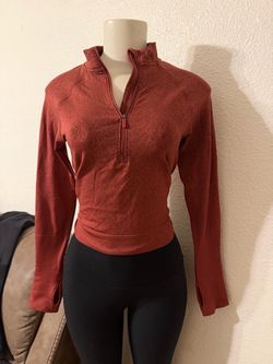Lululemon jacket/sweater size 4