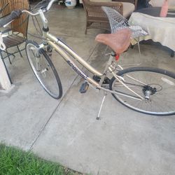 Schwinn  28 Tires  21 Speed  