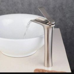 BATHROOM FAUCET 