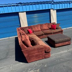 Comfortable Huge Sectional Couch With Ottomans, 