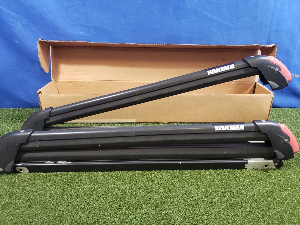 Yakima big powderhound ski rack w/ lock and key