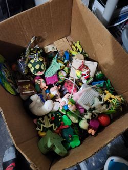 Vintage frog collection figures