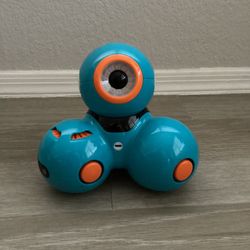 Wonder Workshop Dash Robot - Coding Robots for Kids 6+ - Voice Activated STEM Robot Toys - Interactive, Educational & Programmable