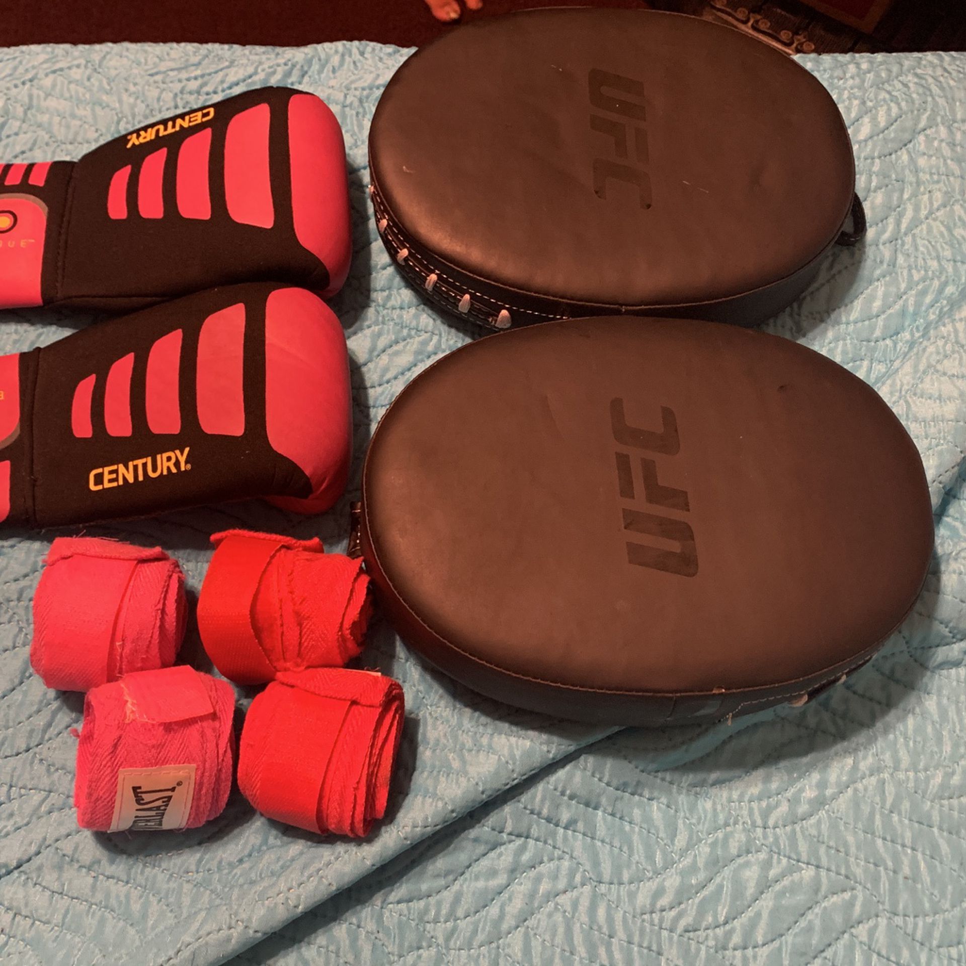 Women’s Boxing Equipment Set