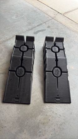 2-RHINO RAMPS