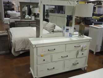 Spruce Creek White 7 Drawer Dresser - Distressed White | Chest Of Drawers | Bureau