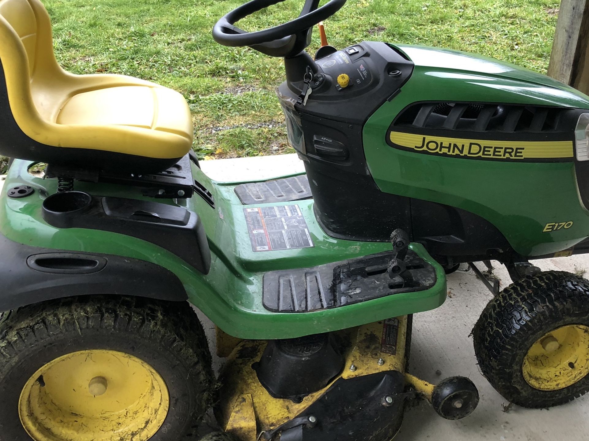 John Deere E170 Yard Tractor w/extras for Sale in Arlington, WA OfferUp