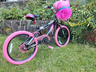 Girls 18 In Wheel Bike. With Free Trolls Helmet