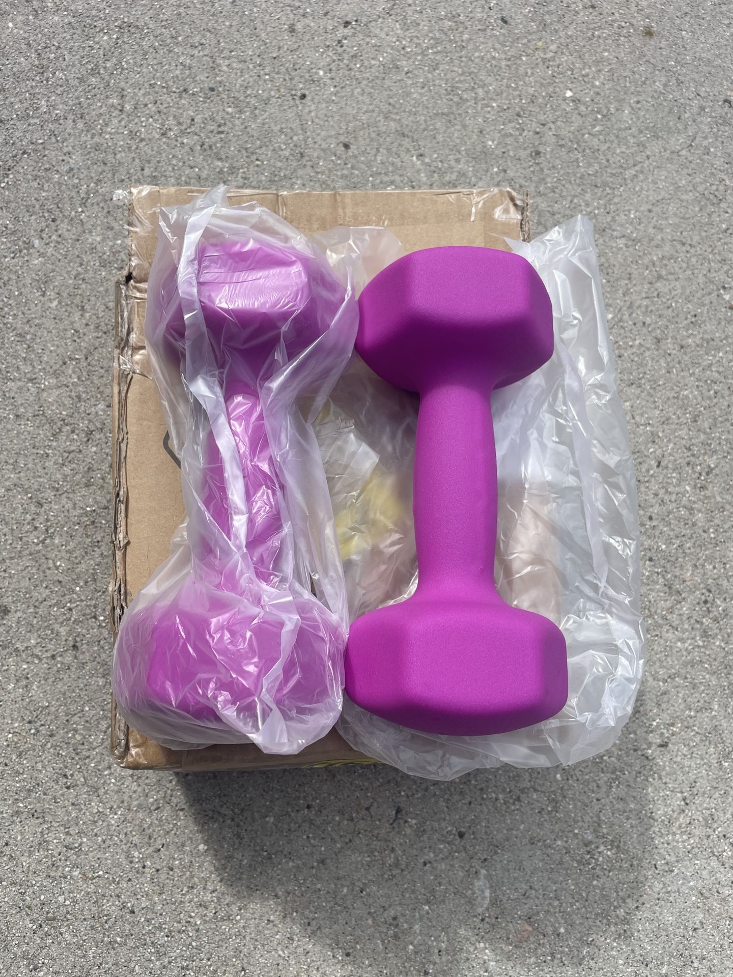 Weights 8lbs