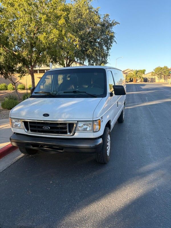 2002 Ford E-250