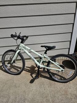 REI CO-OP 20” Bike Mint green Color Kids Boys Girls Bike