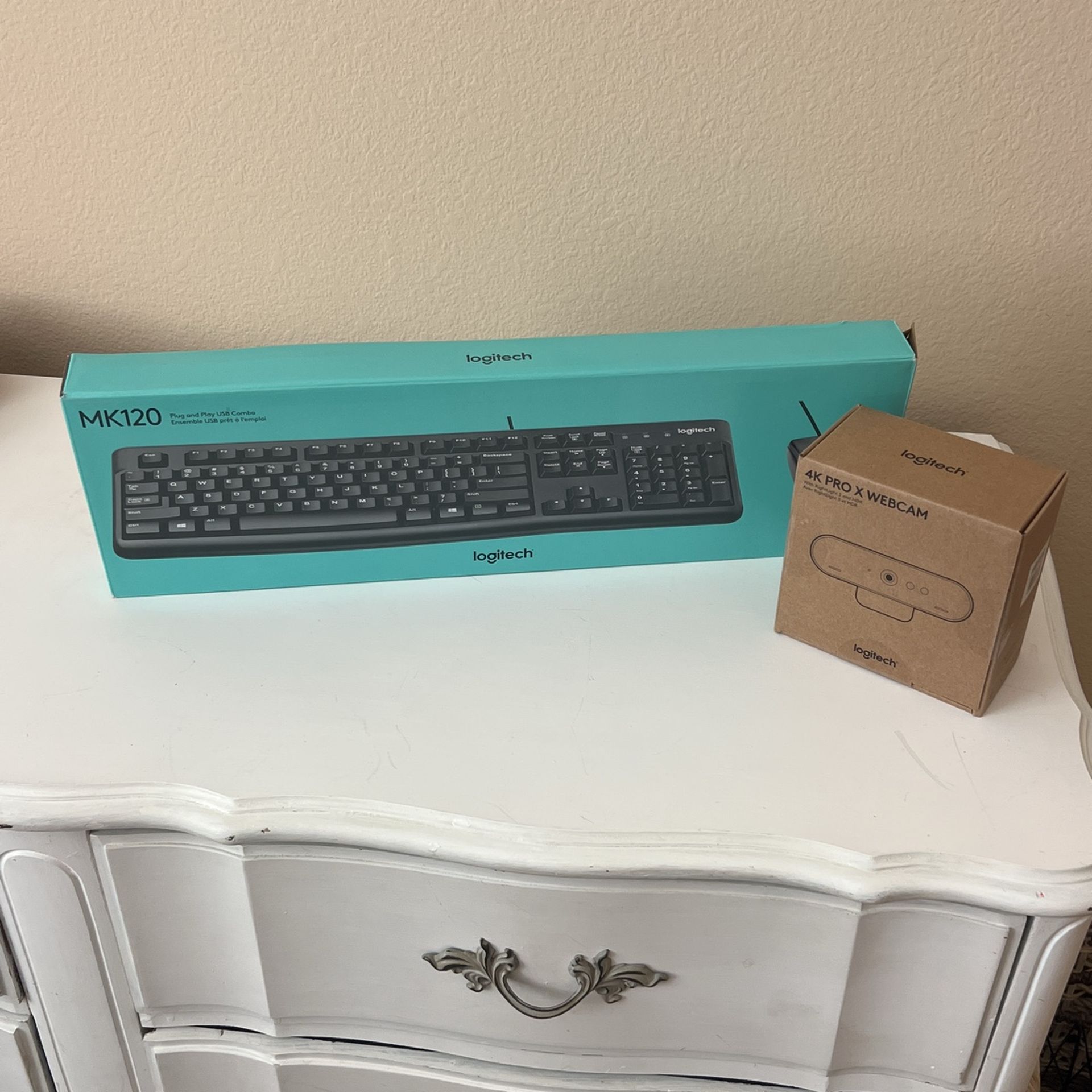 Logitech keyboard And 4K Pro X Webcam