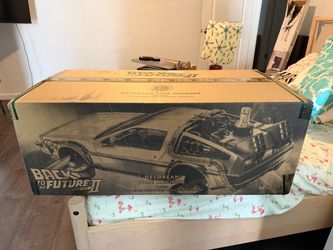 Hot Toys Back to the Future part II DELOREan 6th scale