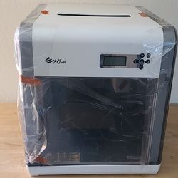 3D Printer, Da Vinci 1.0, NEW In Box serial #3F10A-PUS5-TH-49A-0009 No spools