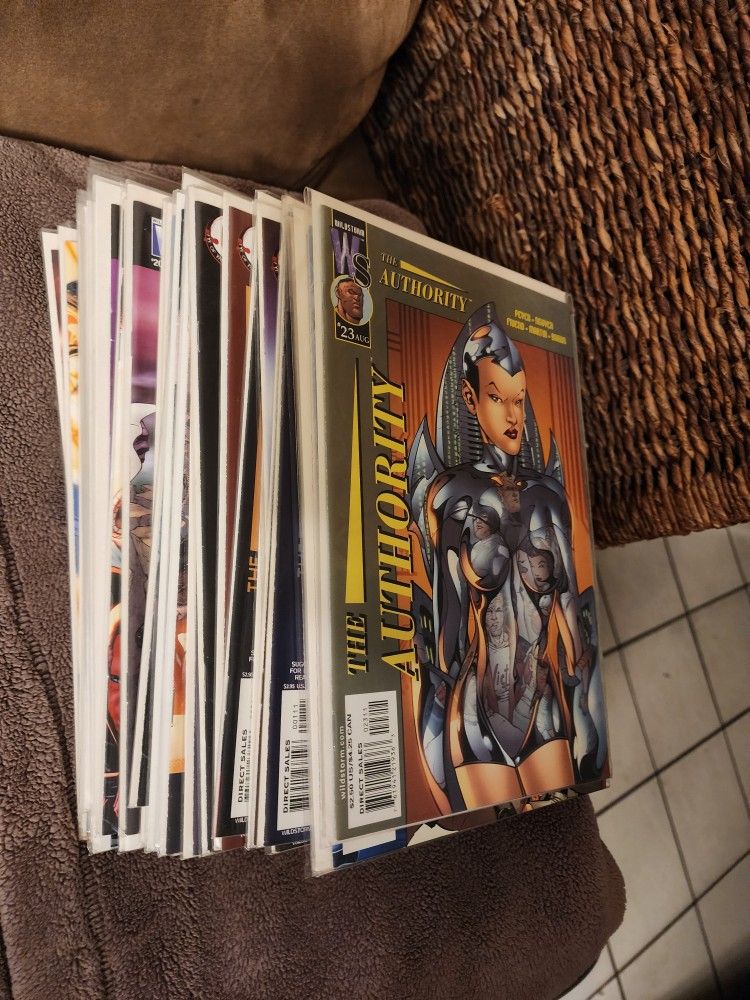 The Authority Lot of 37 issues