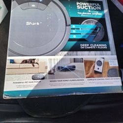 SHARK ION  ROBOT  VACUUM 