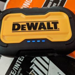 DeWalt Power  Bank 