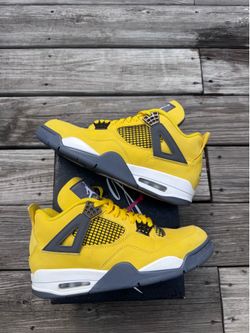 Jordan 4 Lightning Size 10.5