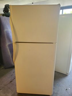 Refridgerator (traditional style)