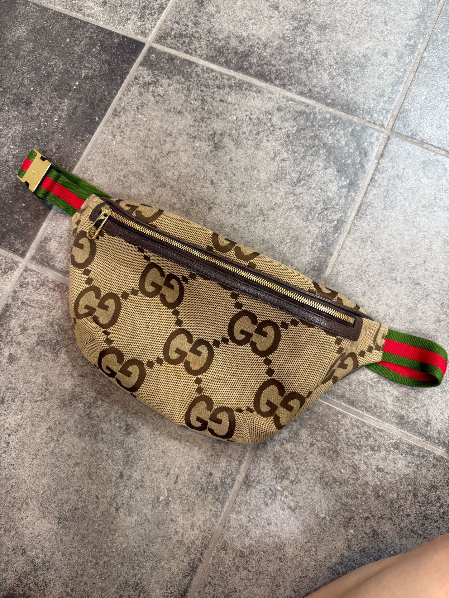AUTHENTIC Gucci Belt Bag Jumbo GG