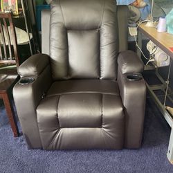 MANUAL RECLINED ARMCHAIR ALMOST NEW