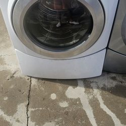 Whirlpool Washer N  Gas Dryer 