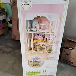 Kid Kraft Dollhouse