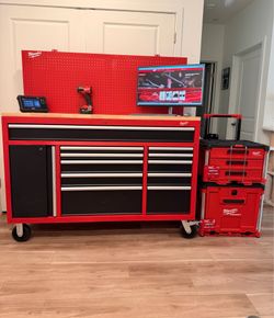 Milwaukee Tool Chest with Work Bench and Foldable Pegboard Wall