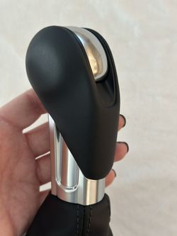 NEW: 2018-2021 PORSCHE MACAN OEM SHIFT KNOB AND BLACK LEATHER BOOT