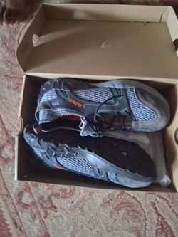Steel toe work shoes