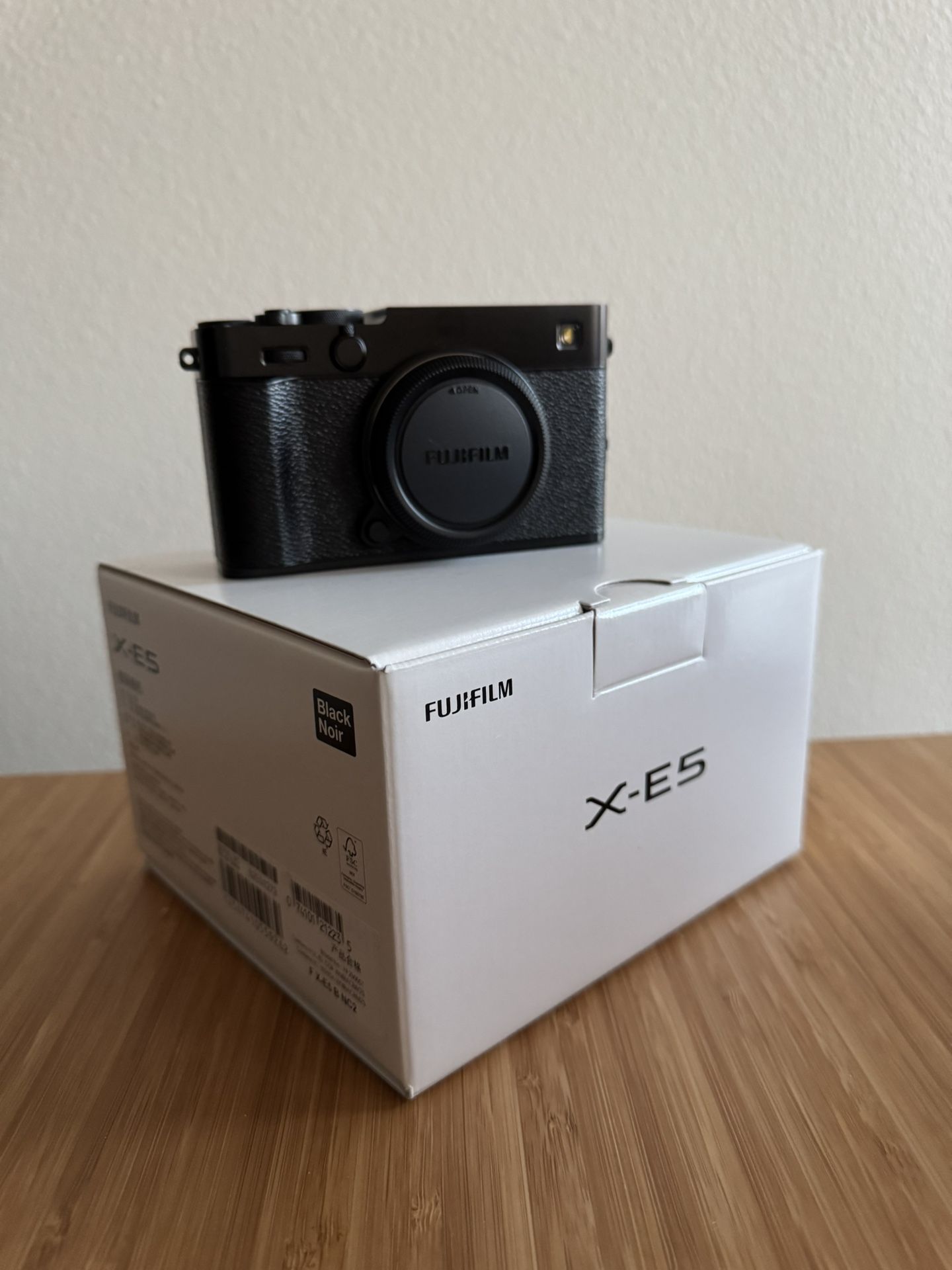 FUJIFILM X-E5 MIRRORLESS CAMERA - BLACK XE5 XE-5