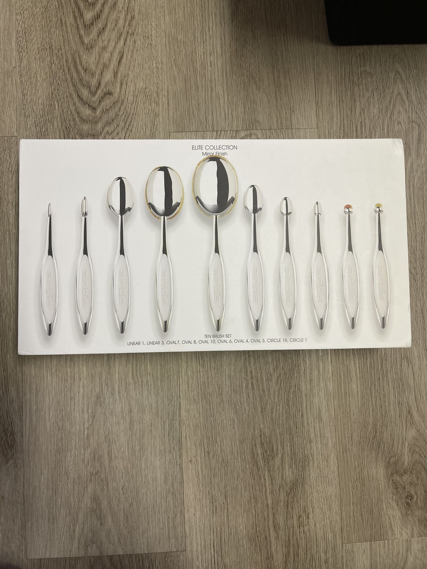 Artís Elite 10 Brush Mirror Collection