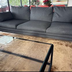 ✨ Authentic  Zanotta  “William” Designer Sofa – New York Collection ✨