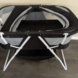 Portable Zip Up Bassinet 