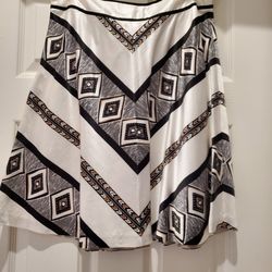 Sm Black And White Womans Skirt