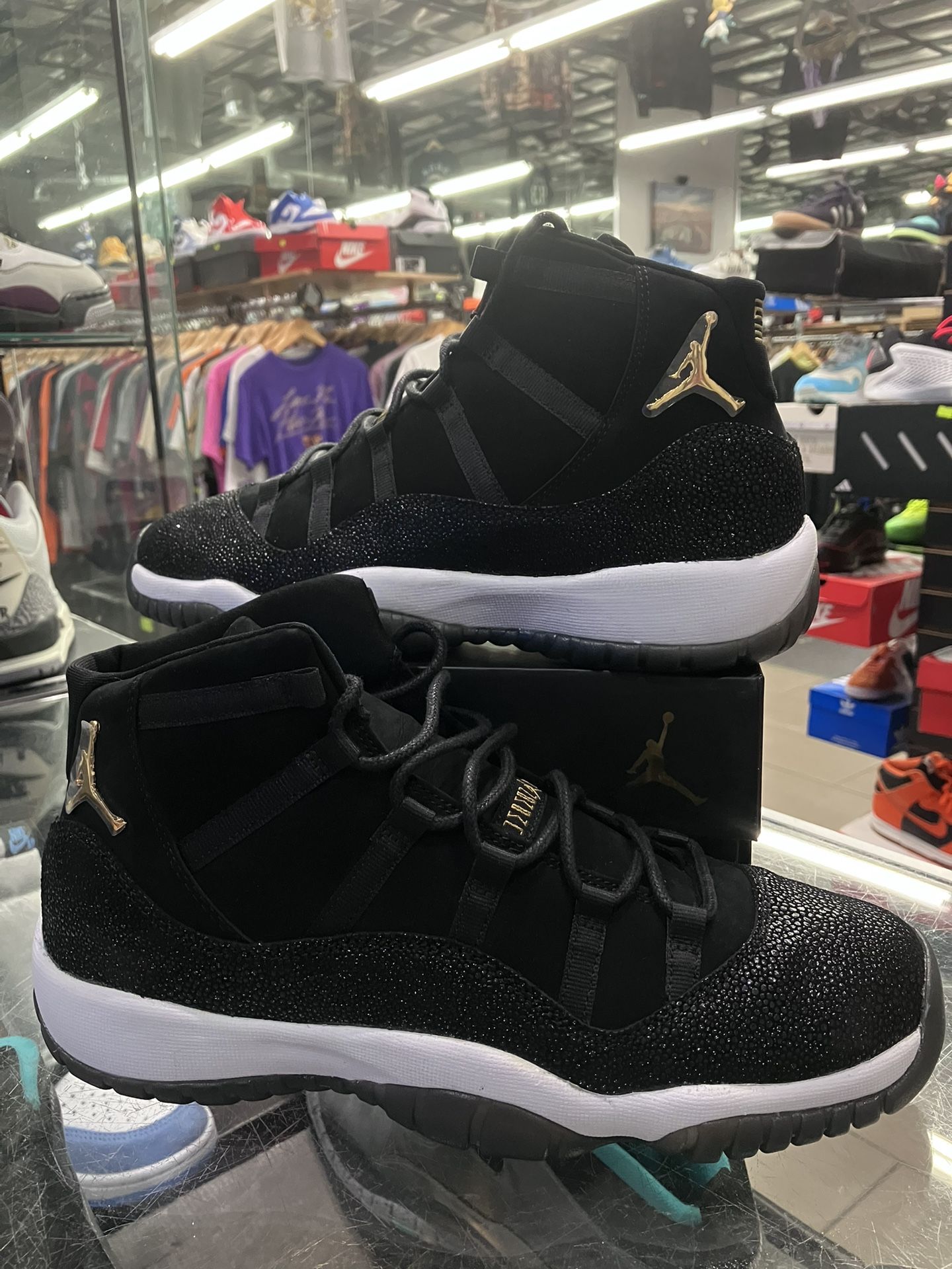 Air Jordan 11 Retro Heiress Black Stingray