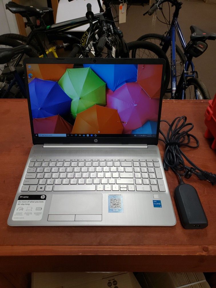 HP 15.6" Laptop Windows 10 256gb SSD