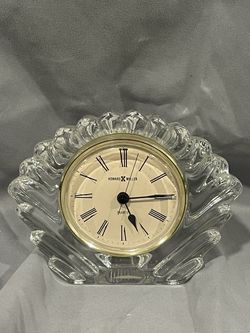 Vintage Howard Miller quartz, lead crystal, seashell clock