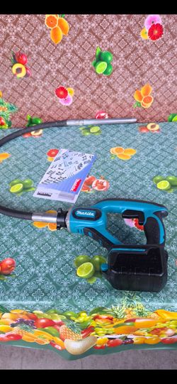 Makita
18V LXT Lithium-Ion 4 ft. Cordless Concrete Vibrator (Tool-Only)