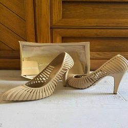 Michael Kors Heels – Simple Style and Grace which per