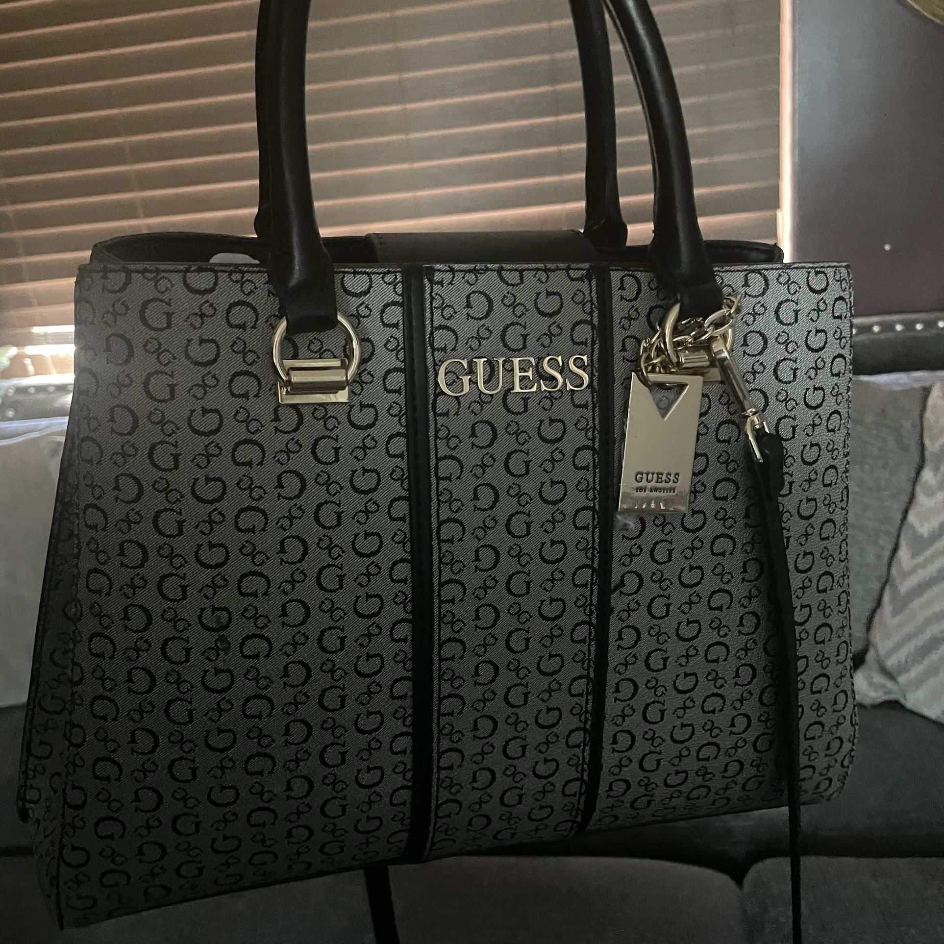 ORIGINAL GUESS PURSE
