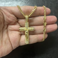 Gold Plated Cross Pennant With Chain 