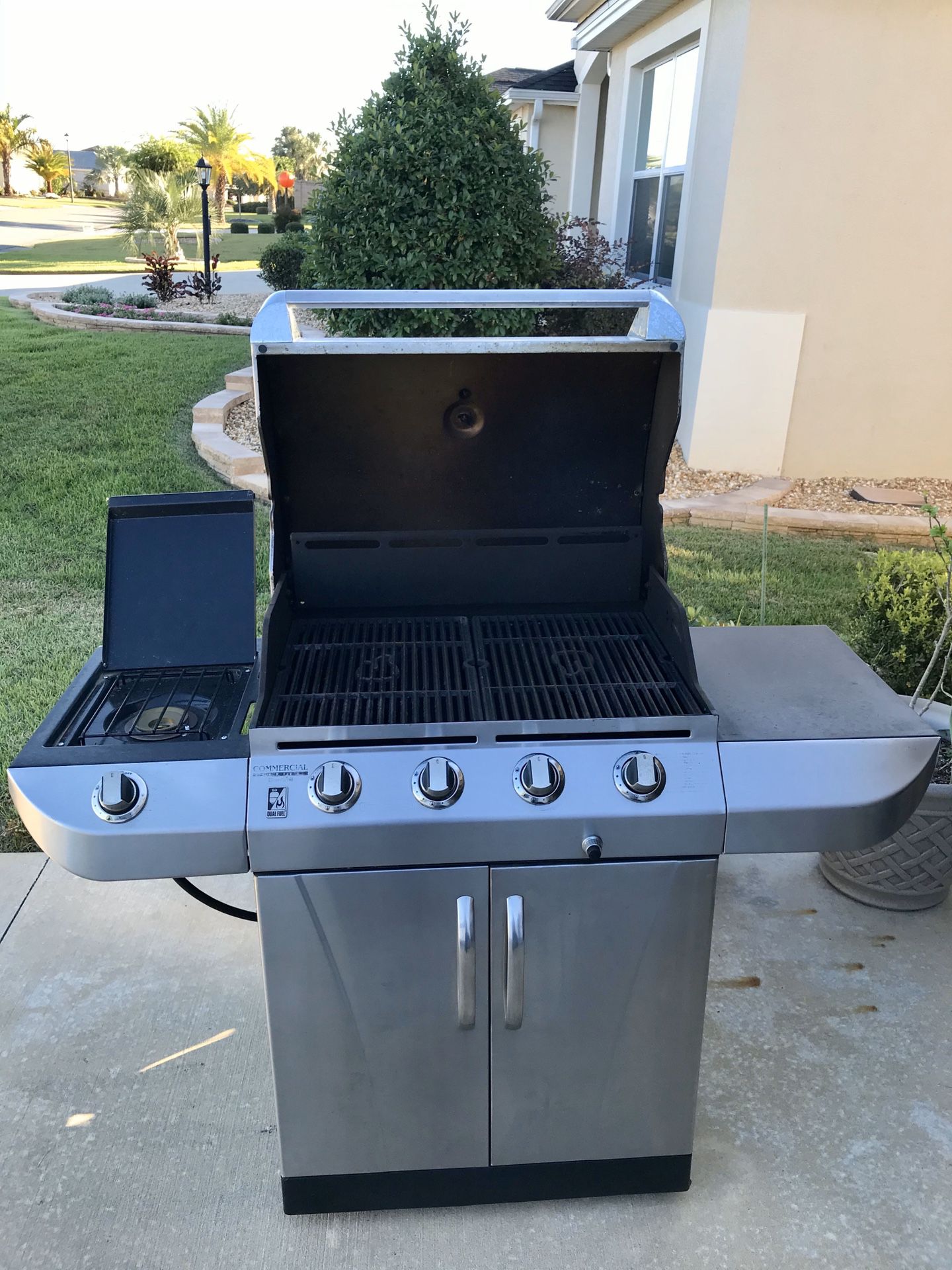 Char-Broil Commercial Series Stainless Gas grill