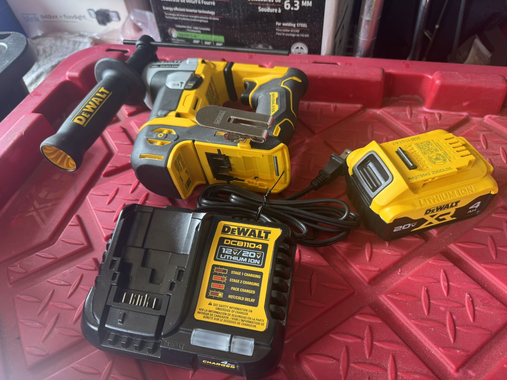 BRANDNEW 20V ROTARY HAMMER KIT