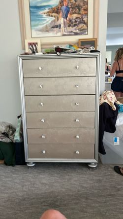 Grey 6 drawer dresser