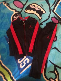 Boys 3t Jordan pants and sweater