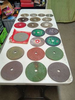 Circular saw blades cut off and sanding discs tools
