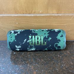 JBL Flip 6 Camo Bluetooth Speaker 